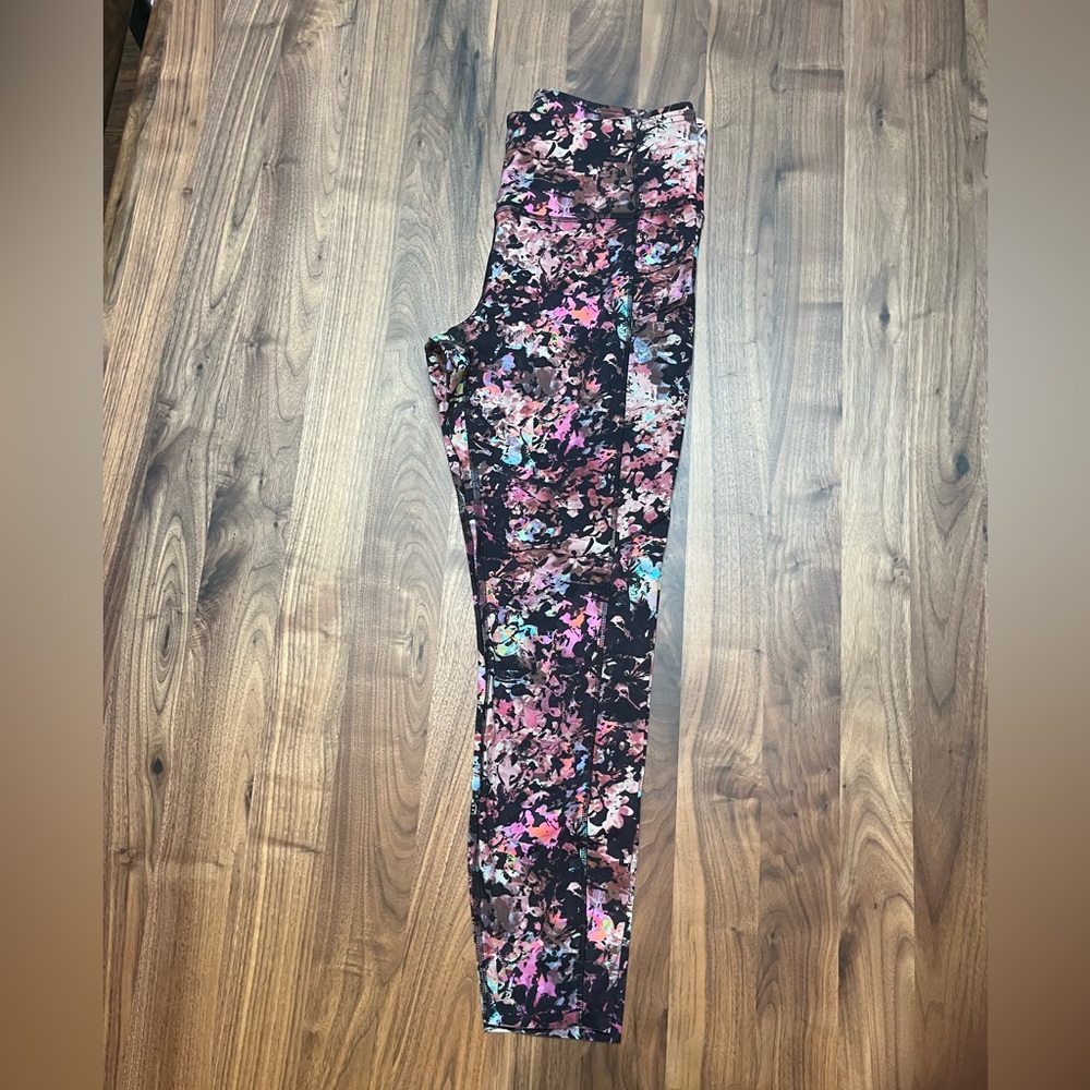 Lululemon 7/8 length Tights with Pockets